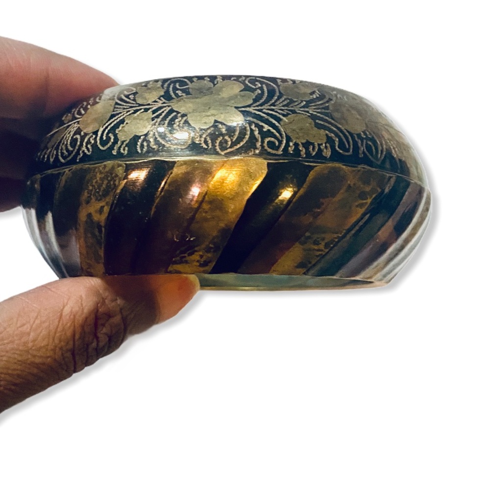 Brass bangle bracelet etched flower & stripes L
